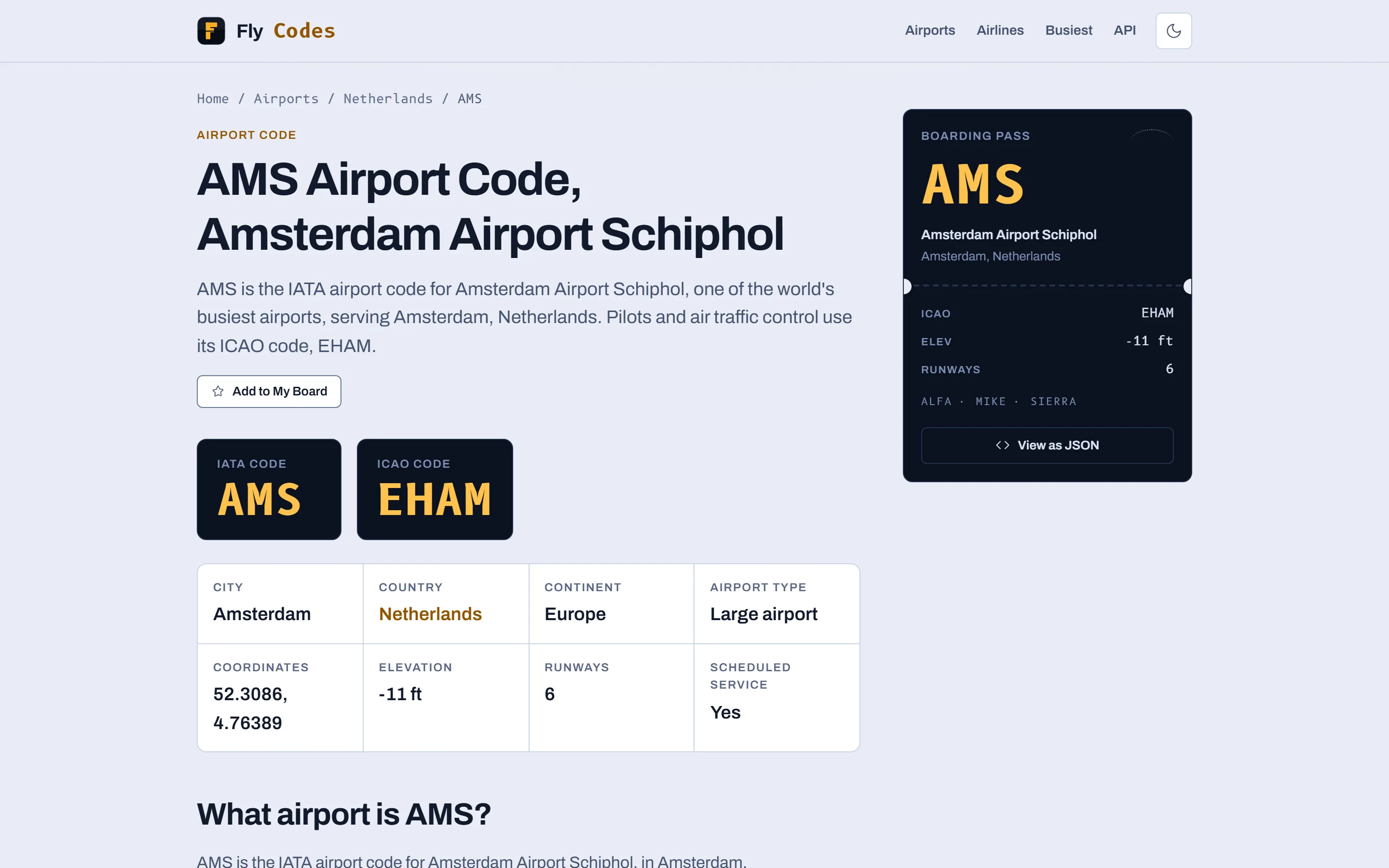 Luchthavenpagina van Amsterdam Schiphol met IATA-code AMS op desktop