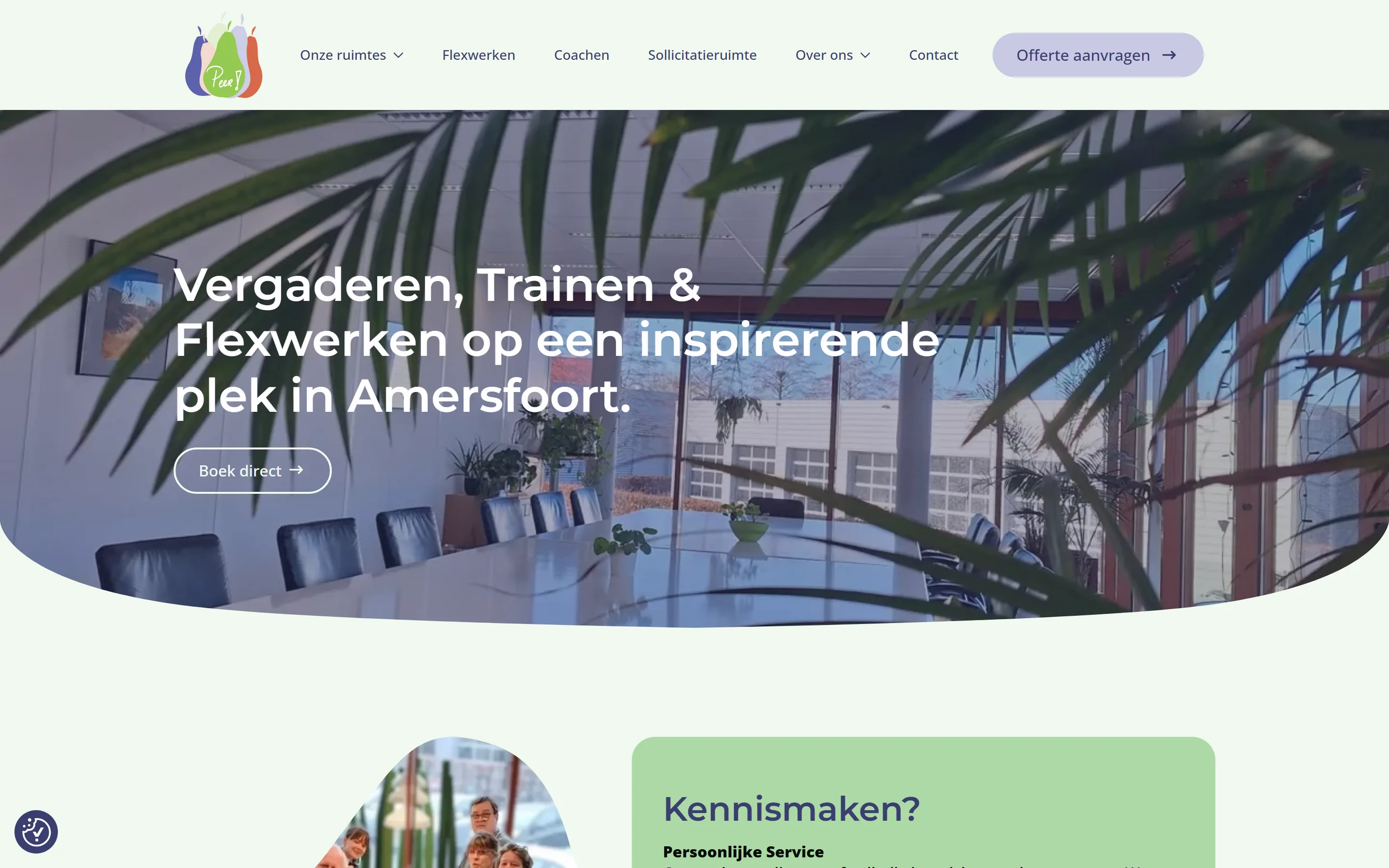 Homepage van Peer033 op desktop, met de vergaderruimte in beeld